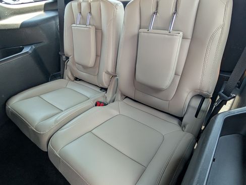 Used 2018 Ford Explorer Limited AWD/4WD image 14
