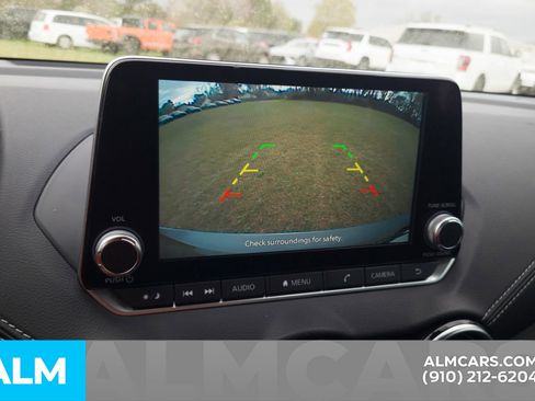 Used 2025 Nissan Sentra SV w/ Trunk Package image 10