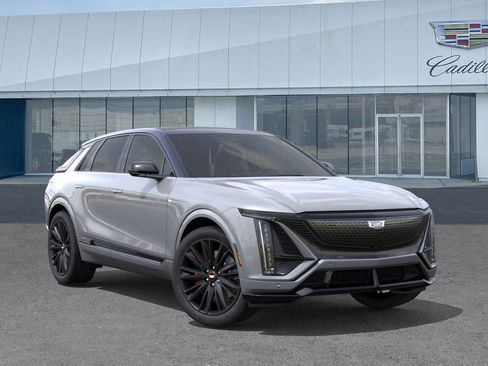 New 2026 Cadillac Lyriq V image 7