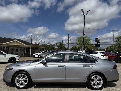 Used 2025 Honda Accord LX image 3