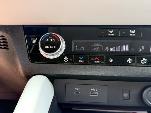 New 2025 Mitsubishi Outlander SEL image 33