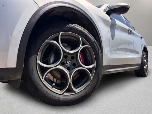 Used 2023 Alfa Romeo Stelvio Sprint RWD image 28