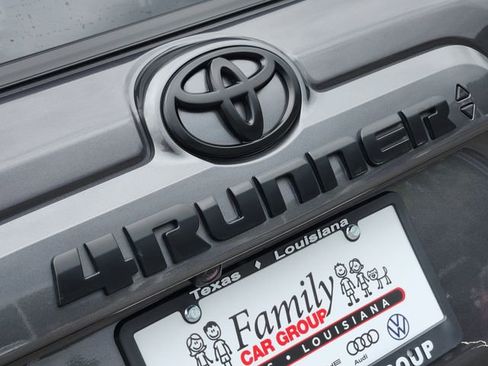 Used 2023 Toyota 4Runner SR5 Premium w/ SR5 Premium Package image 6