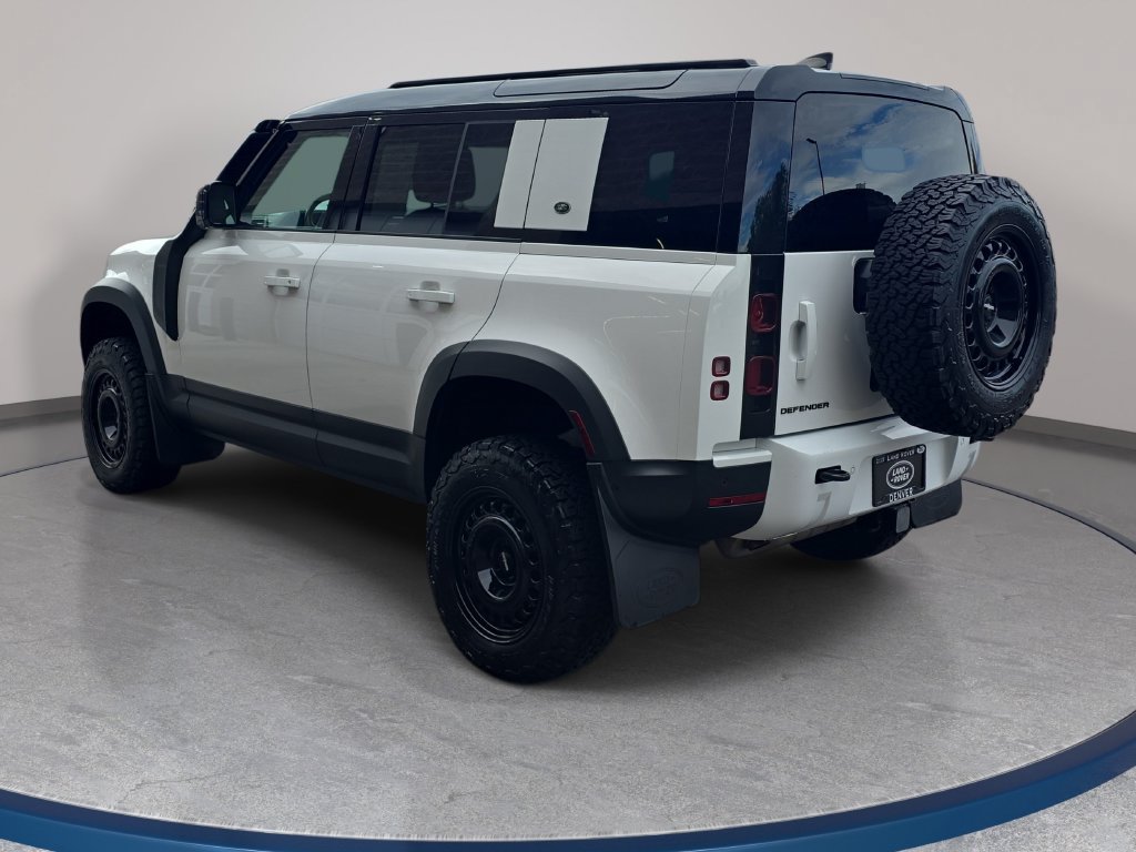 Used 2024 Land Rover Defender 110 S AWD/4WD image 8