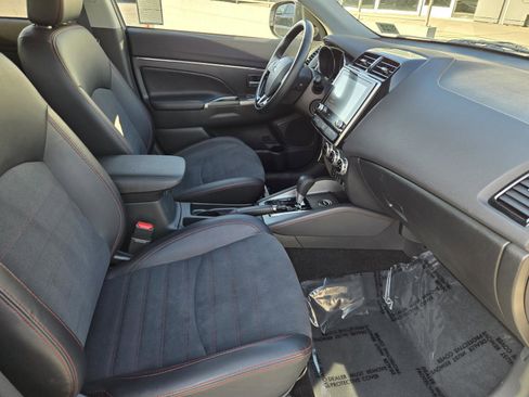 Used 2024 Mitsubishi Outlander Sport SE image 31