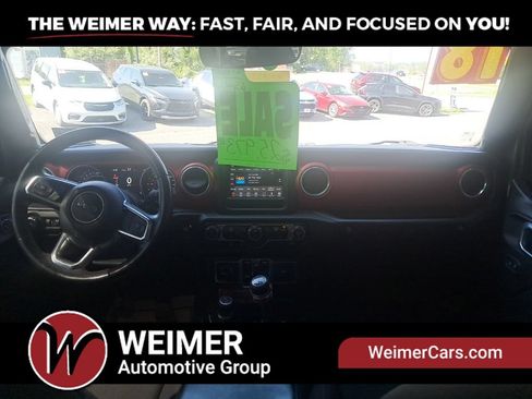 Used 2018 Jeep Wrangler Unlimited Rubicon AWD/4WD image 19