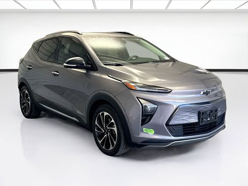 Used 2023 Chevrolet Bolt EUV Premier image 3