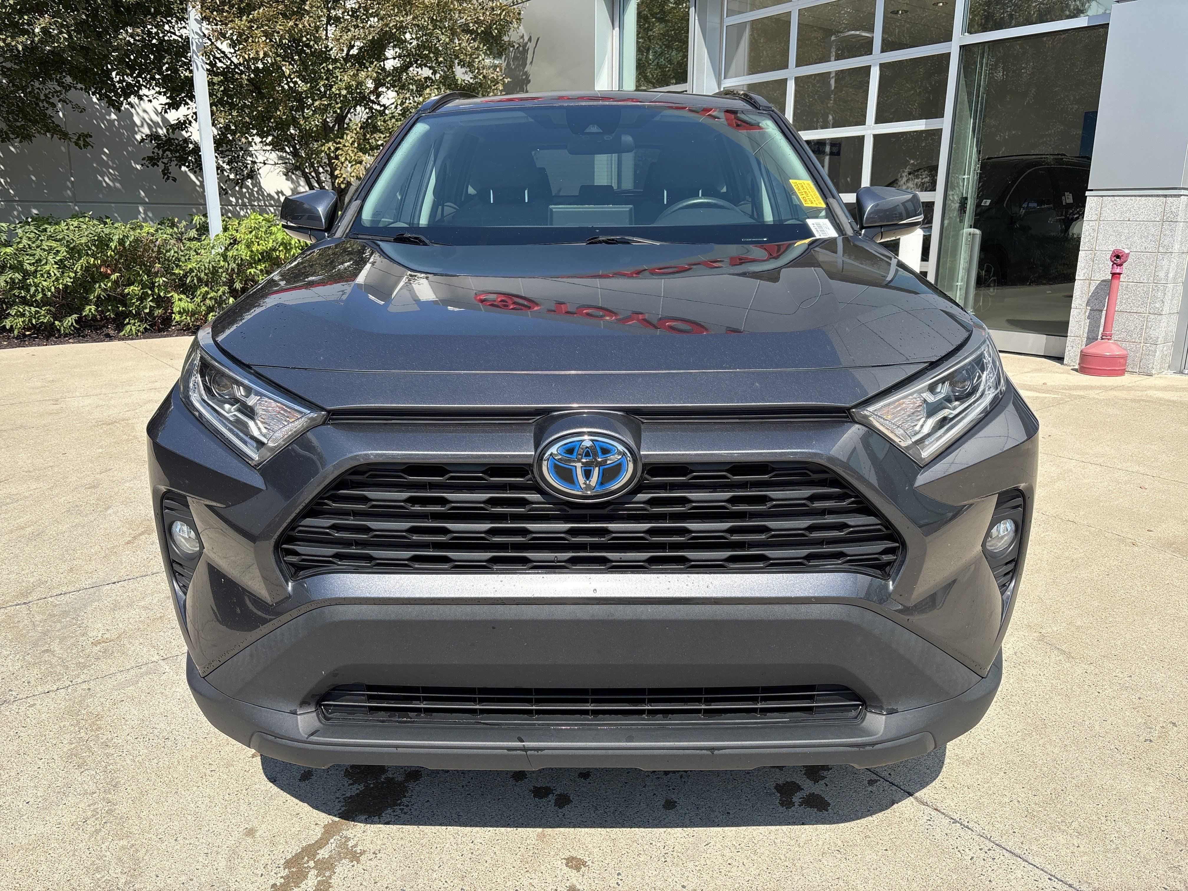 Used 2021 Toyota RAV4 XLE AWD/4WD image 5