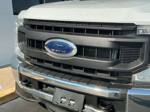 Used 2022 Ford F250 XL w/ Power Equipment Group AWD/4WD image 34