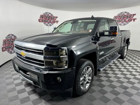 Used 2018 Chevrolet Silverado 2500 High Country image 3
