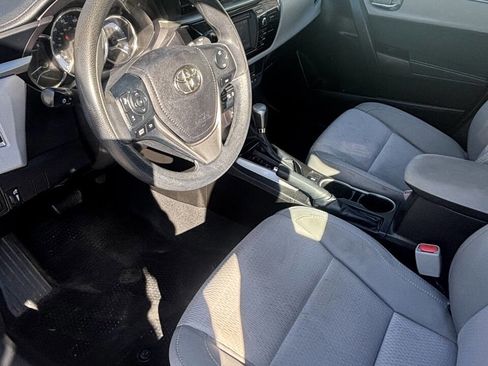 Used 2015 Toyota Corolla LE image 17