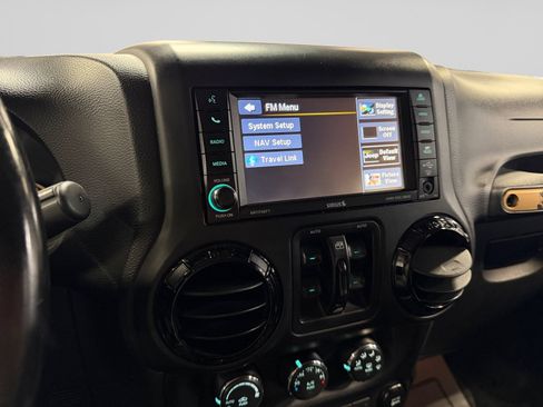 Used 2014 Jeep Wrangler Unlimited Sahara AWD/4WD image 29