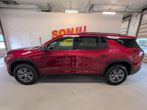 New 2026 Chevrolet Traverse LT w/ Driver Confidence Package AWD/4WD image 2