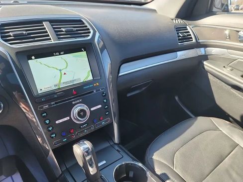 Used 2018 Ford Explorer Sport w/ Equipment Group 401A image 17