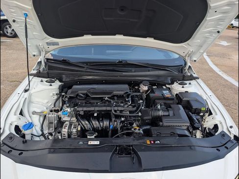 Used 2025 Hyundai Elantra SEL FWD image 24