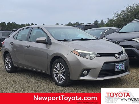 Used 2014 Toyota Corolla LE FWD image 1
