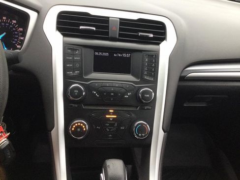 Used 2014 Ford Fusion SE image 17