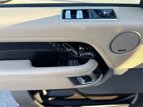Used 2020 Land Rover Range Rover image 15