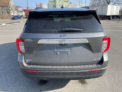 Used 2022 Ford Explorer XLT image 6