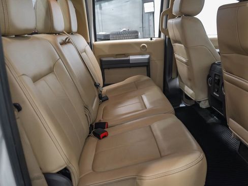 Used 2016 Ford F250 Lariat w/ Lariat Interior Package image 32