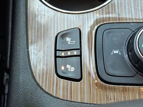 Used 2023 GMC Acadia SLE w/ Driver Convenience Package image 25