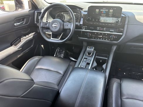 Used 2022 Nissan Pathfinder SL w/ SL Premium Package FWD image 12
