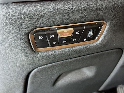 Used 2022 BMW X7 xDrive40i image 25
