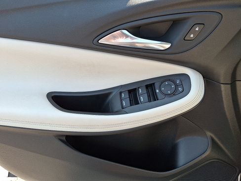 Certified 2024 Buick Encore GX Preferred w/ Comfort Package AWD/4WD image 13