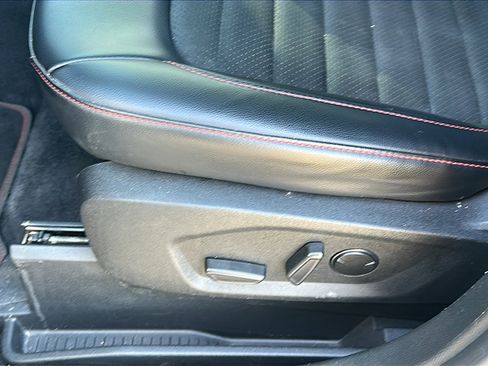 Used 2023 Ford Edge ST-Line image 13