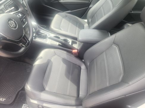 Used 2017 Volkswagen Passat 1.8T SE FWD image 11
