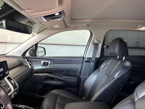 Used 2023 Kia Sorento SX AWD/4WD image 12