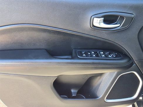 Used 2019 Jeep Compass Altitude image 12