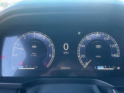 Used 2023 Jeep Grand Cherokee Altitude image 21