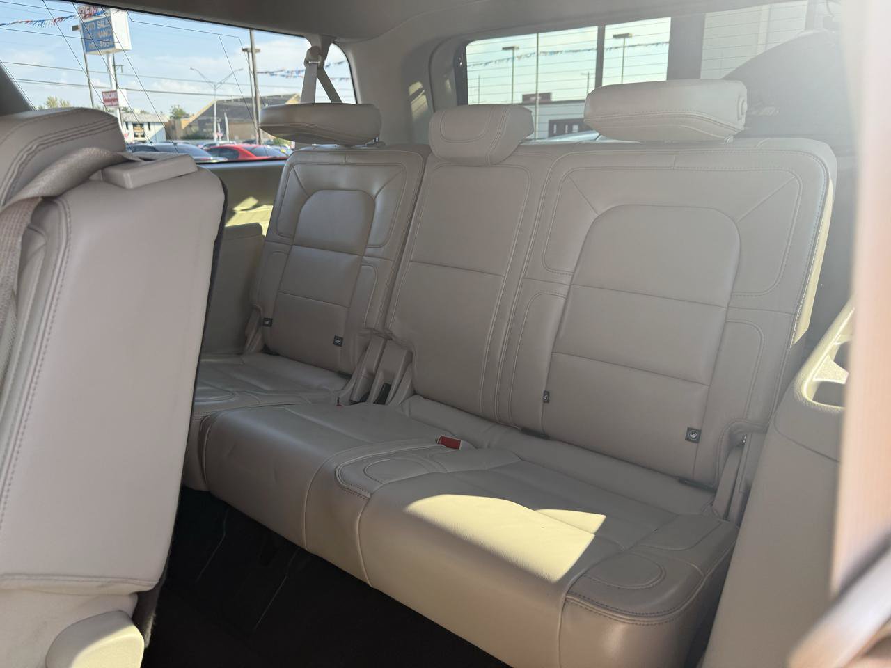 Used 2019 Lincoln Navigator L Reserve AWD/4WD image 17