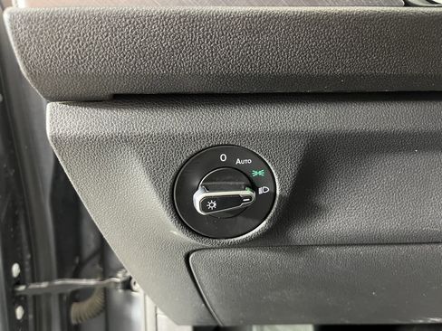 Certified 2023 Volkswagen Jetta SE image 20