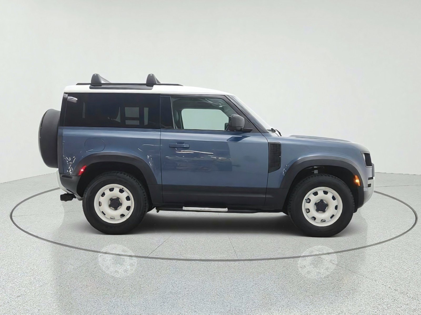 Used 2023 Land Rover Defender 90 S AWD/4WD image 4