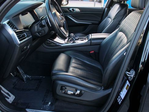 Used 2022 BMW X7 xDrive40i w/ M Sport Package AWD/4WD image 14