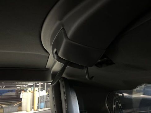 Used 2023 Chevrolet Corvette Stingray Coupe w/ 1LT image 23