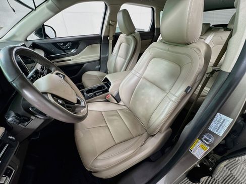 Used 2021 Lincoln Corsair AWD w/ Premium Package image 15