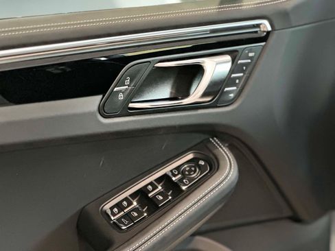Used 2026 Porsche Macan S AWD/4WD image 18