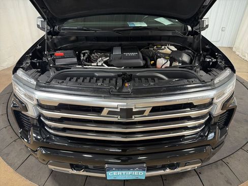 Certified 2024 Chevrolet Silverado 1500 High Country w/ Technology Package AWD/4WD image 40