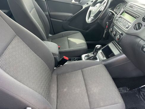 Used 2014 Volkswagen Tiguan S image 14