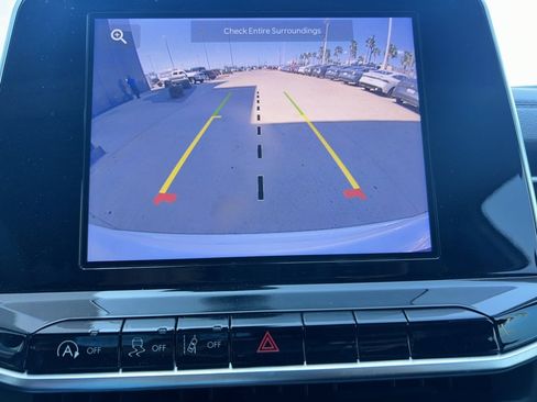 Used 2025 Jeep Compass Latitude image 8