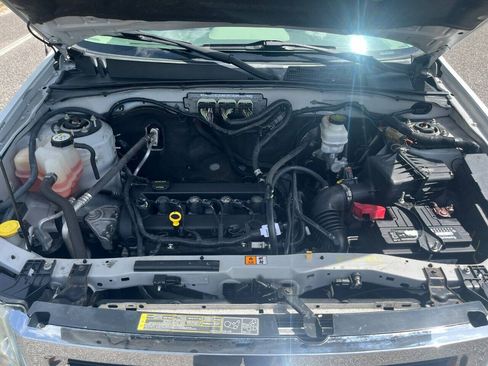 Used 2009 Ford Escape XLS FWD image 24