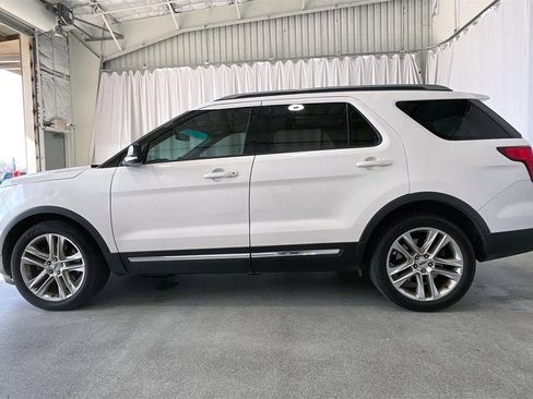 Used 2016 Ford Explorer XLT w/ Equipment Group 202A image 26