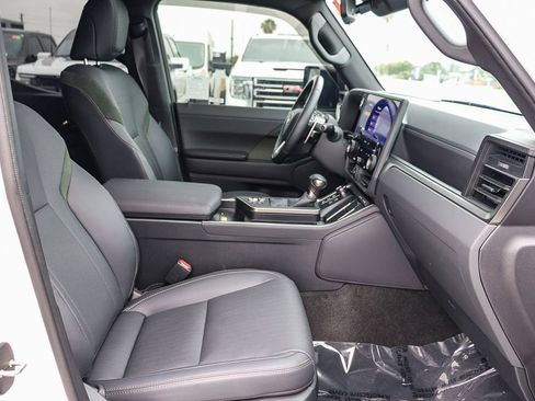 Used 2025 Lexus GX 550 AWD/4WD image 21
