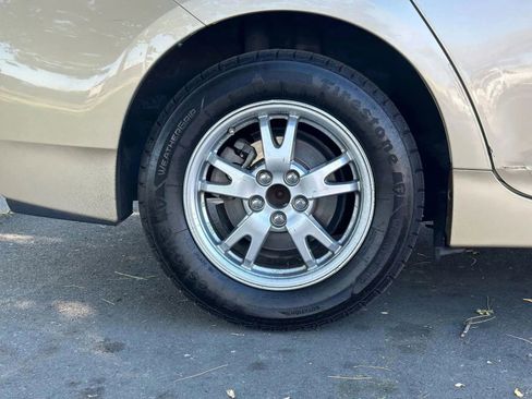 Used 2010 Toyota Prius Four w/ Navigation Pkg image 19