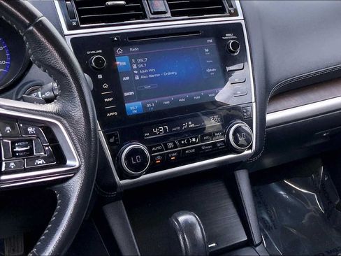 Used 2019 Subaru Outback 2.5i Limited AWD/4WD image 7