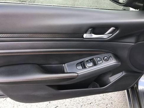 Used 2022 Nissan Altima 2.5 SR w/ Midnight Edition Package image 13