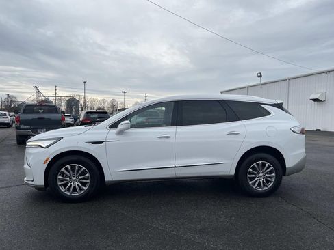 Used 2024 Buick Enclave Premium image 4